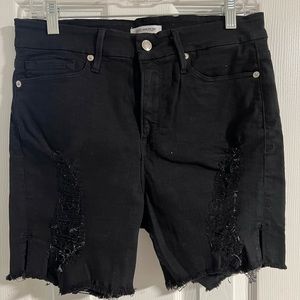 Good American stretch denim shorts
Size 10
